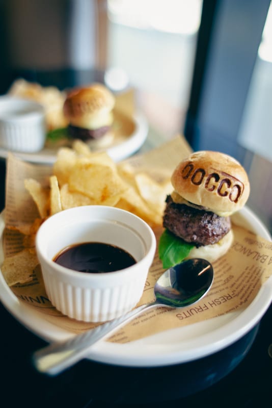 Foie Burger Trio, Bocca