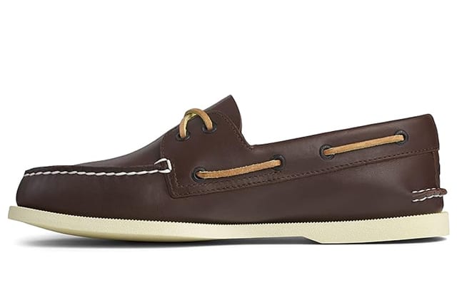 BEST CASUAL BOAT SHOES: Sperry Boat Shoes

