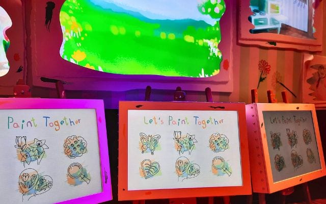 Hong Kong Disneyland Playhouse with Duffy