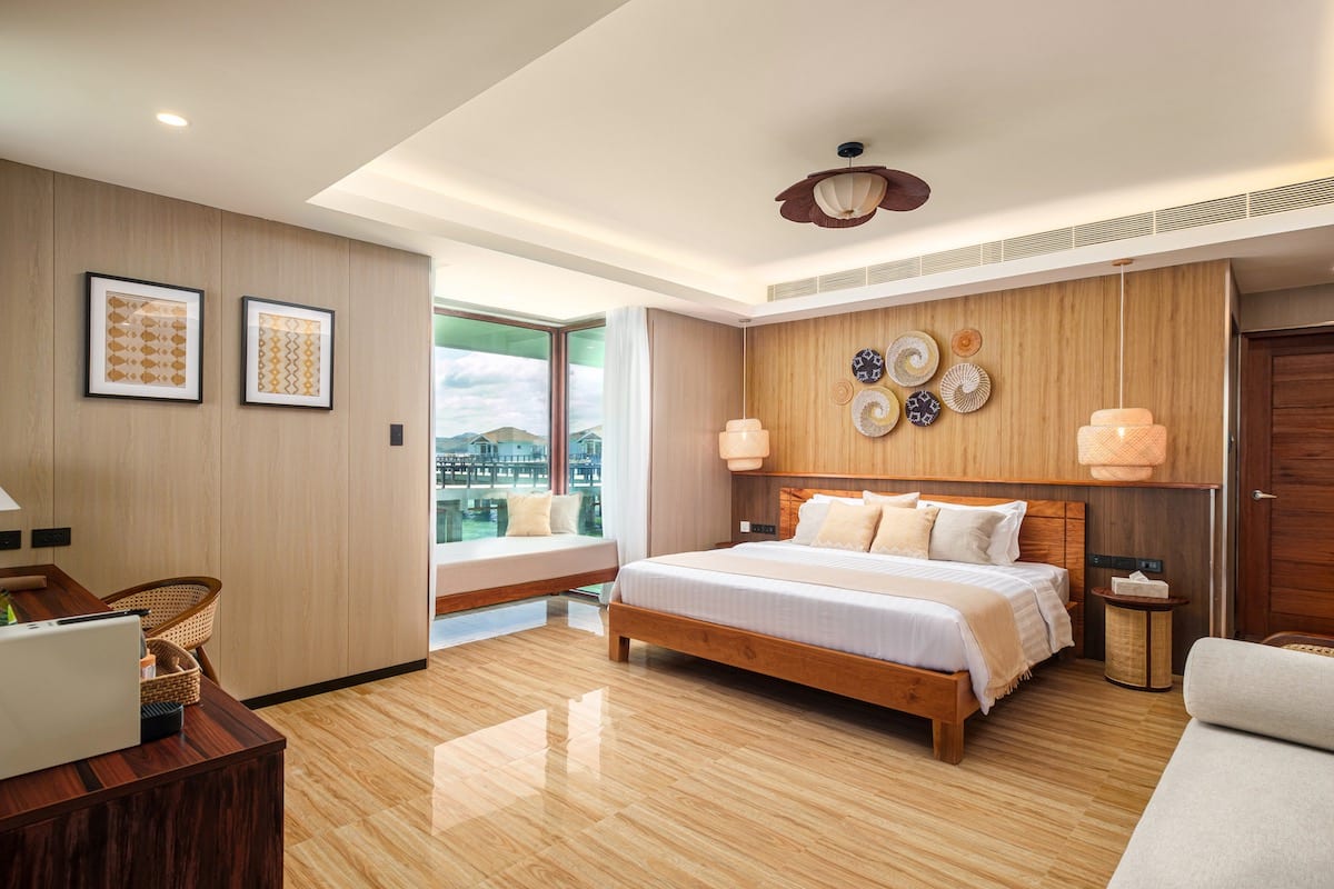Salepan bedroom