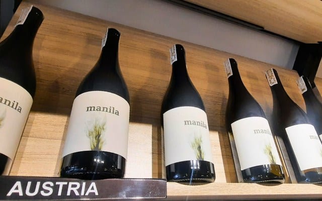 La Rosa Vino bottles from Austria