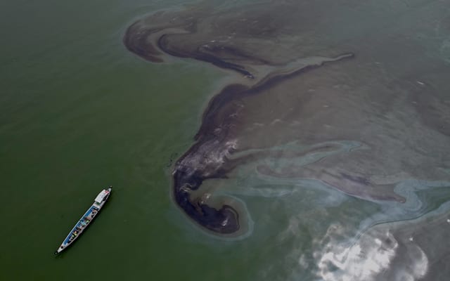 Oil spill from MT Terranova