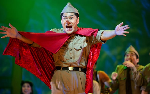 Mula sa Buwan Myke Salomon as Cyrano