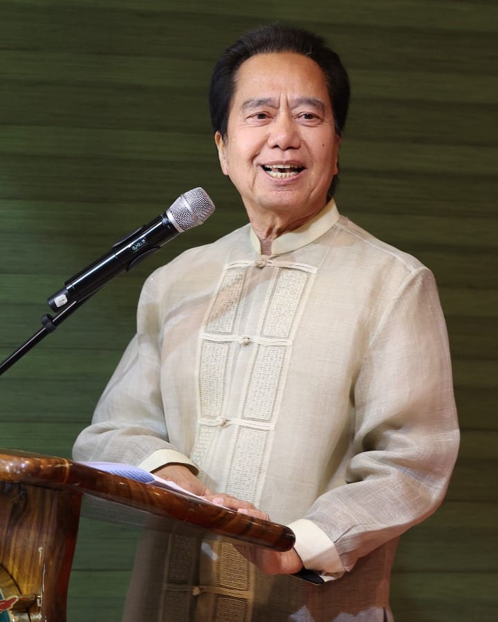 Francis Lumen at Eraserheads UP award