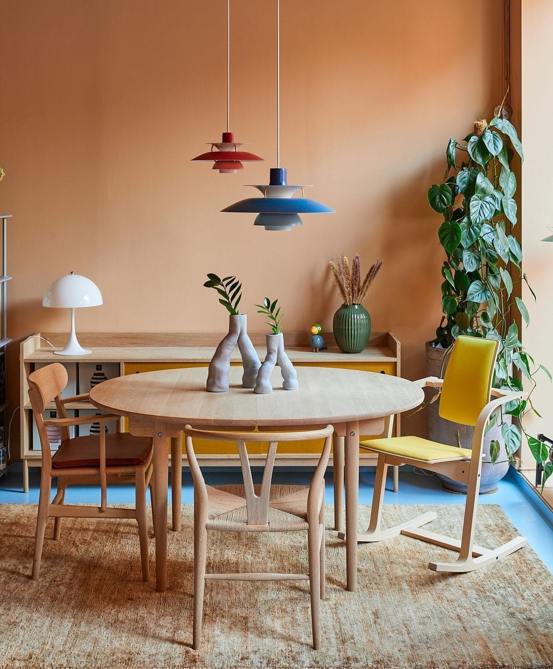 Louis Poulsen dining room