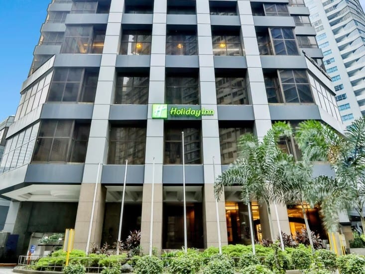 Holiday Inn Manila Galleria Hotel facade
