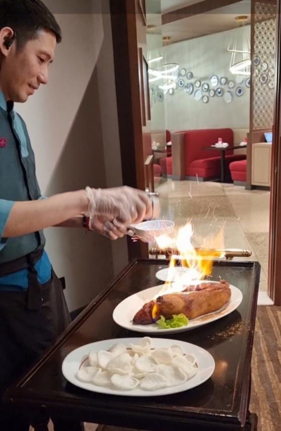 Holiday Inn Manila Galleria Hotel dish preparation