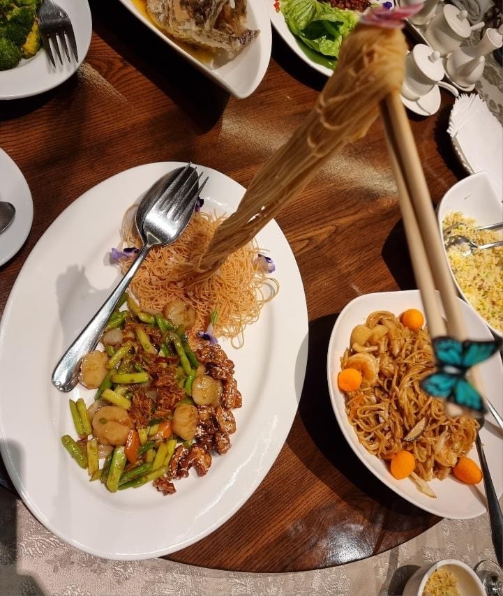 Holiday Inn Manila Galleria Hotel restaurant dishes