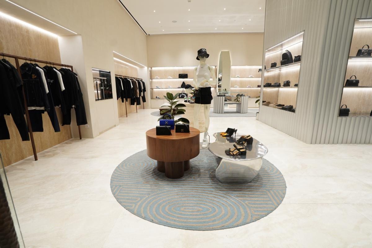 Off-White at The Mall | Nustar