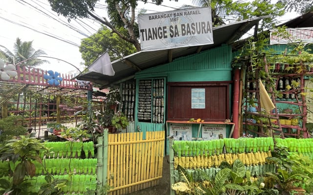 Iloilo City Tiangge sa Basura in Barangay San Rafael
