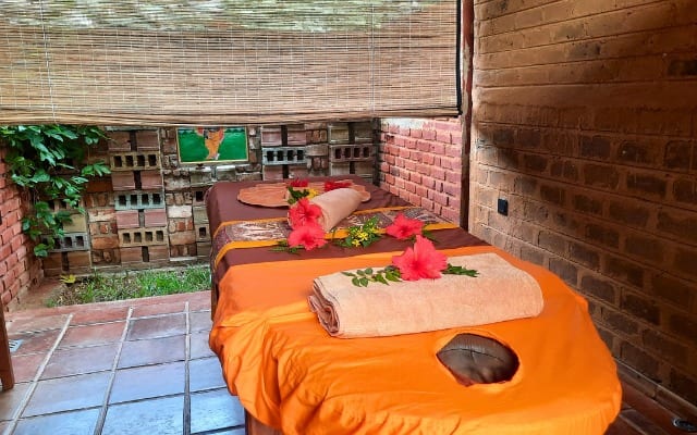 Ayurvie Sigirya massage