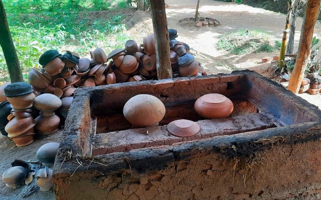 Ayurvie Sigirya pottery