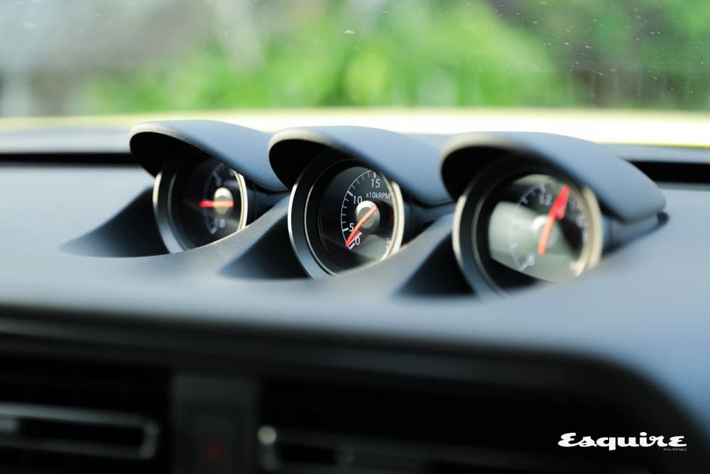 Nissan Z interior