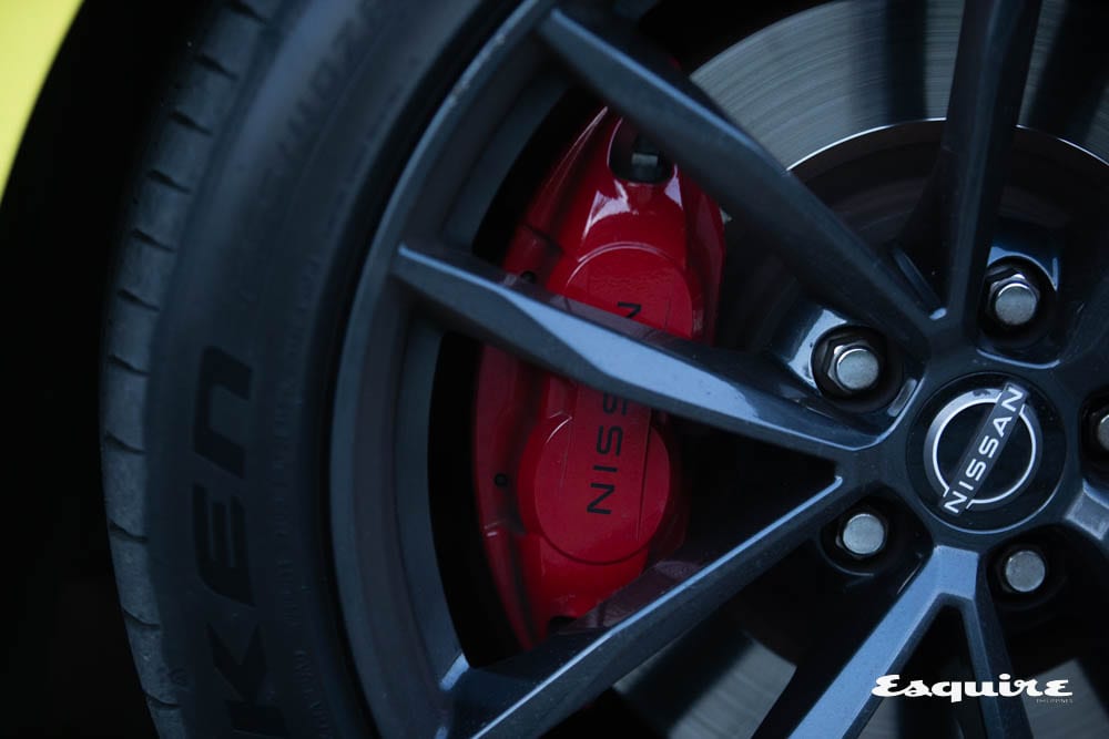 Nissan Z tires
