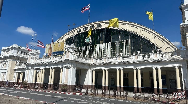 hua lamphone station in bangkok, thailand
