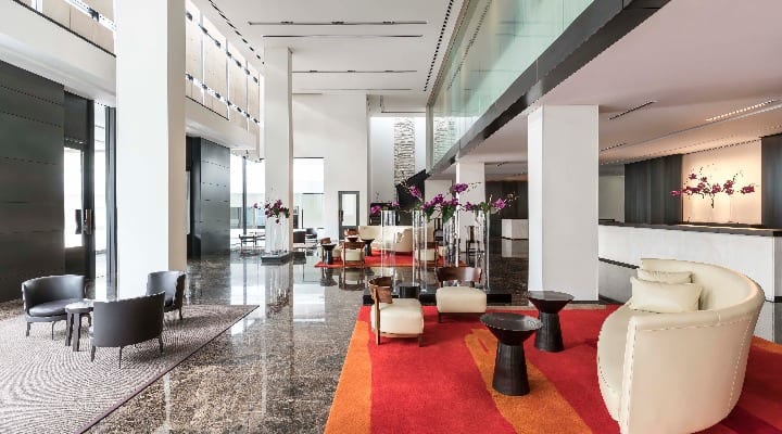 Como Metropolitan Bangkok Hotel lobby
