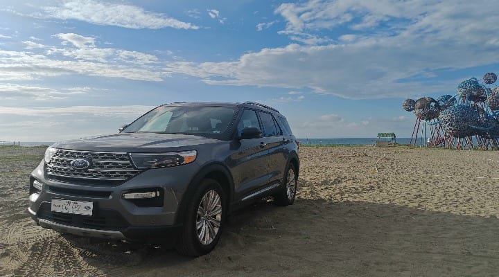ford explorer exterior