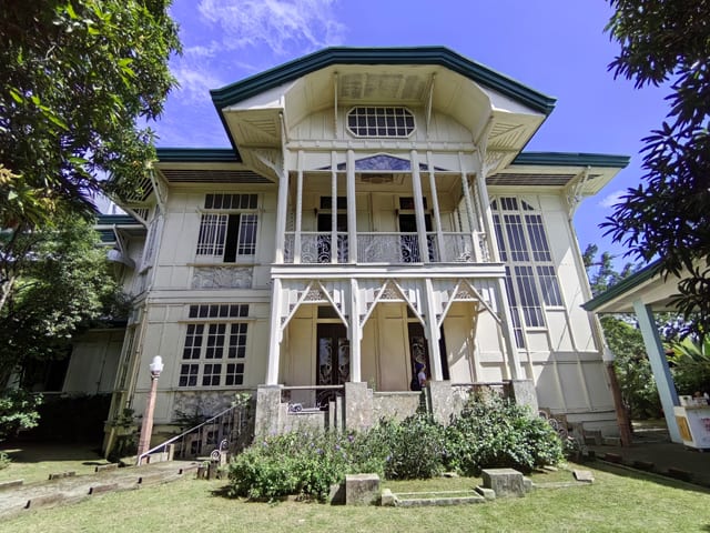Dr Luis Santos Mansion