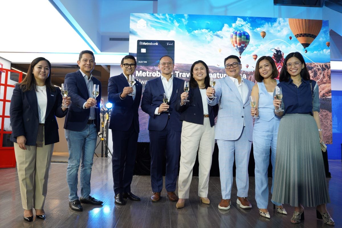 Metrobank and Visa executives toast to the launch of the Metrobank Travel Signature Visa