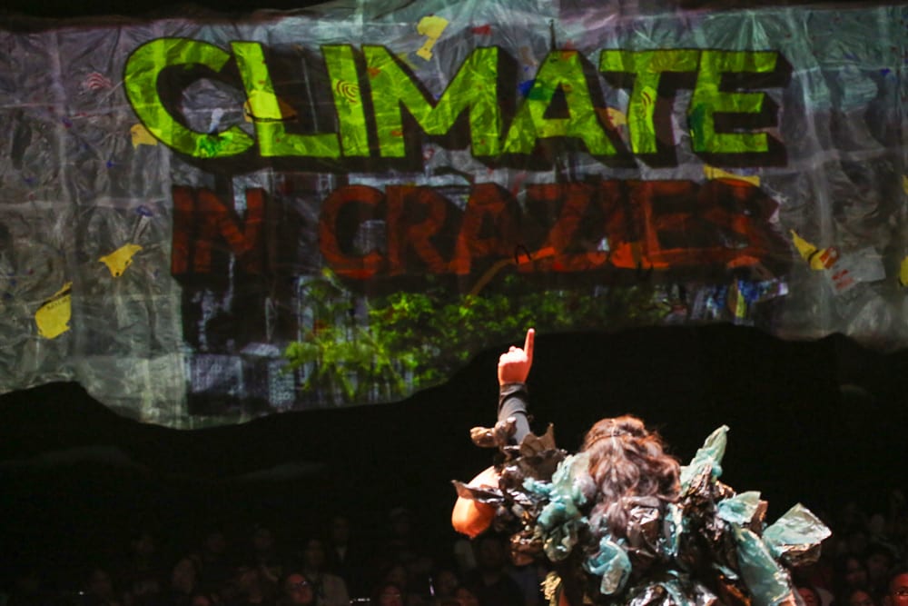 Mga Anak sa Unos Climate Crazies