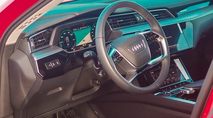 Audi Q8 e-tron interior