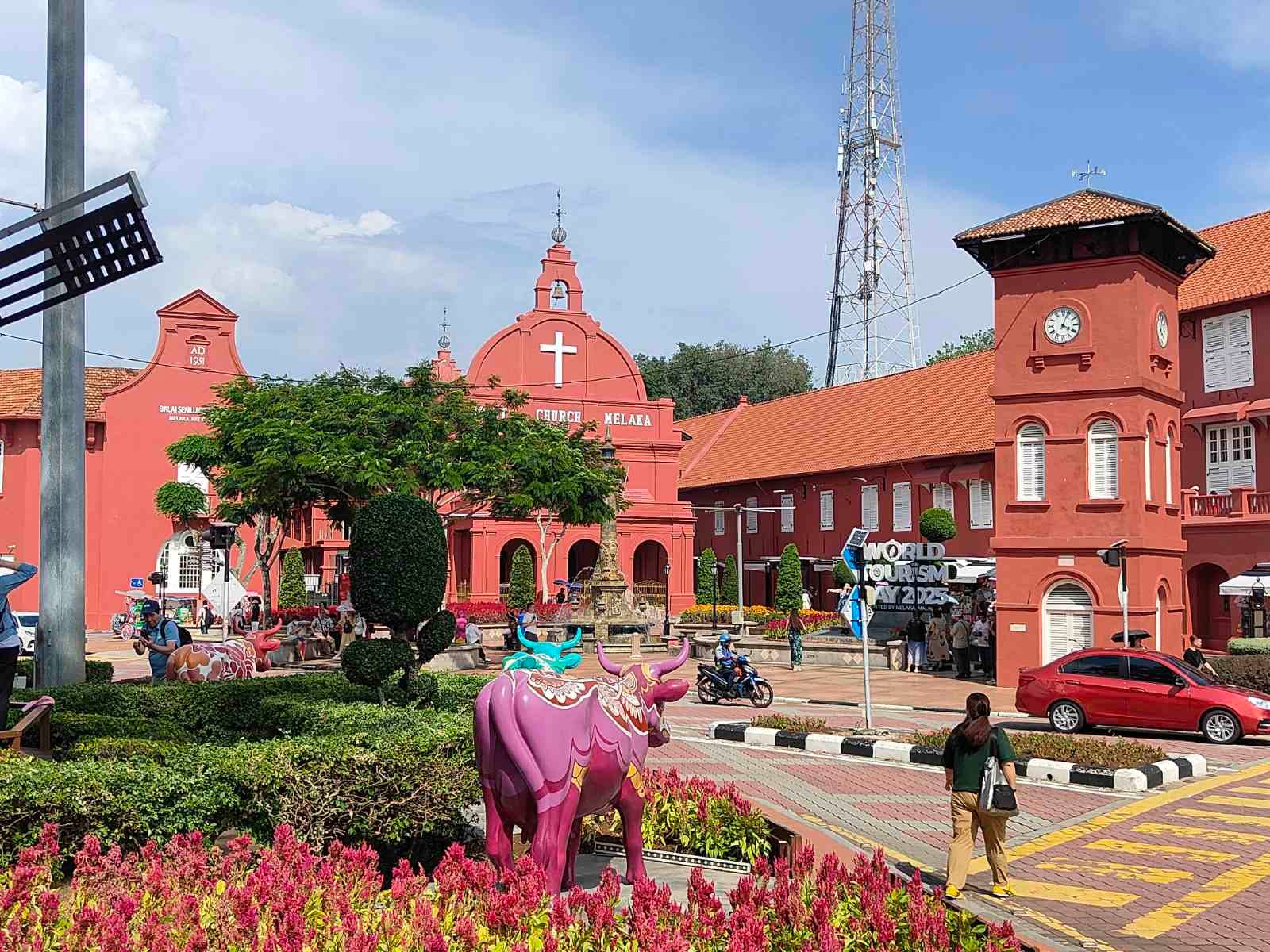 Strolling at Jonker Street in Melaka, Malaysia