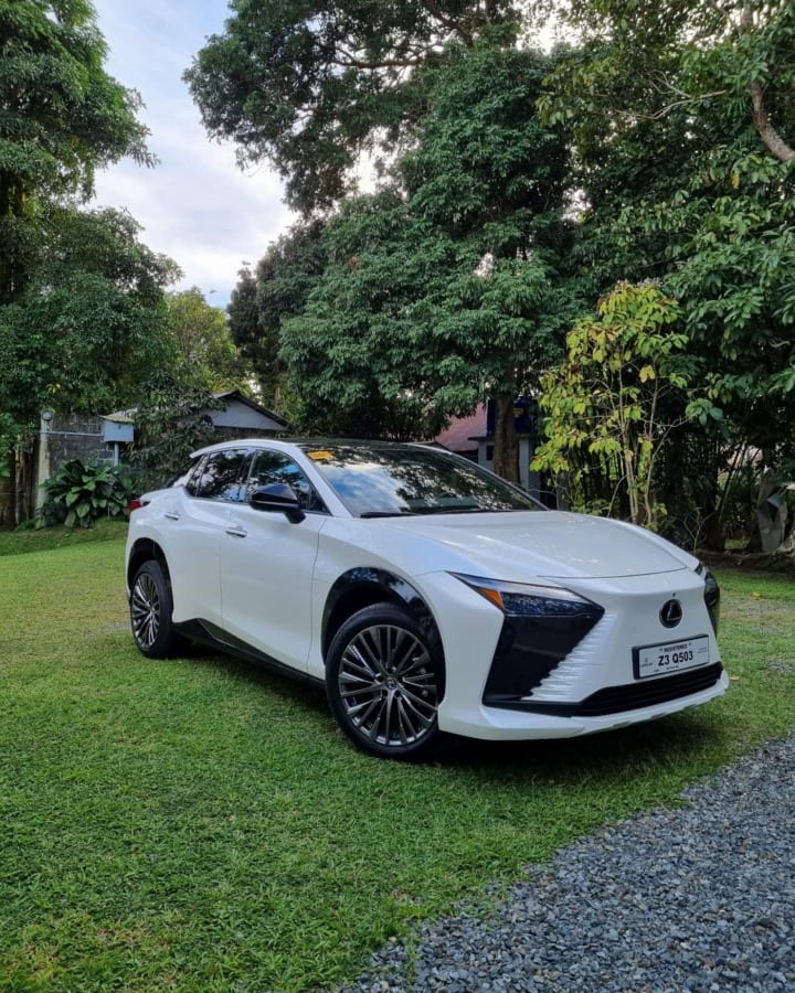 Lexus RZ