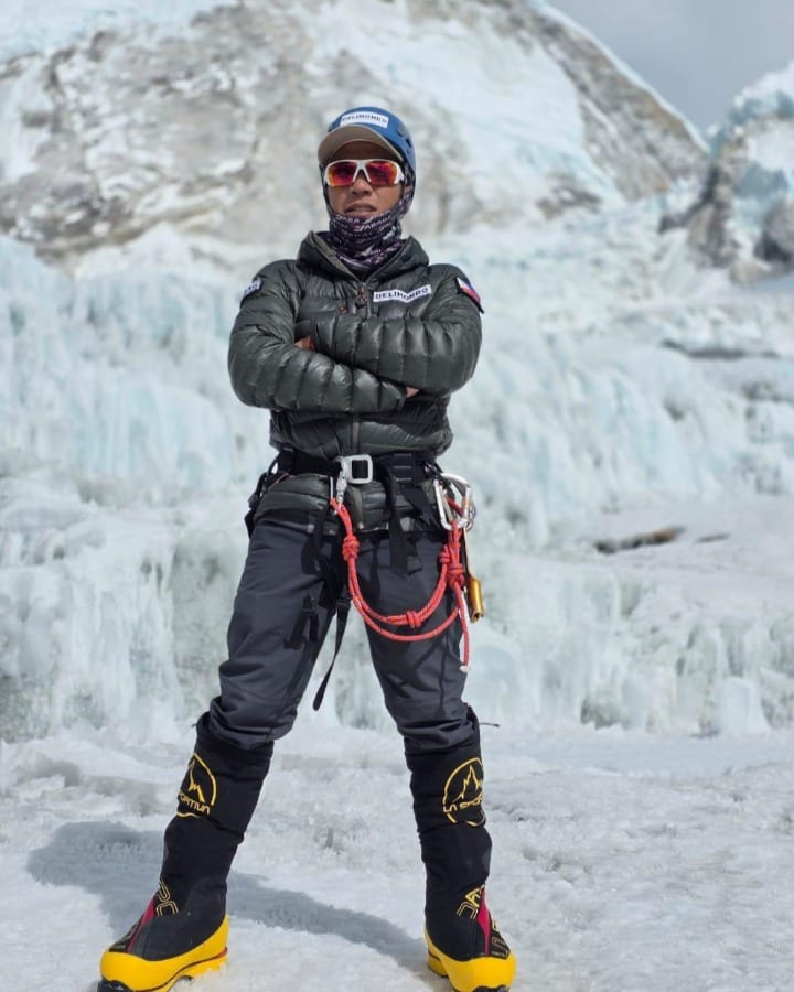 everest mountaineers Miguel Mapalad on the mountain