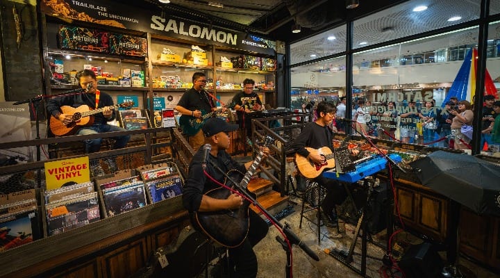 Satchmi interiors itchyworms