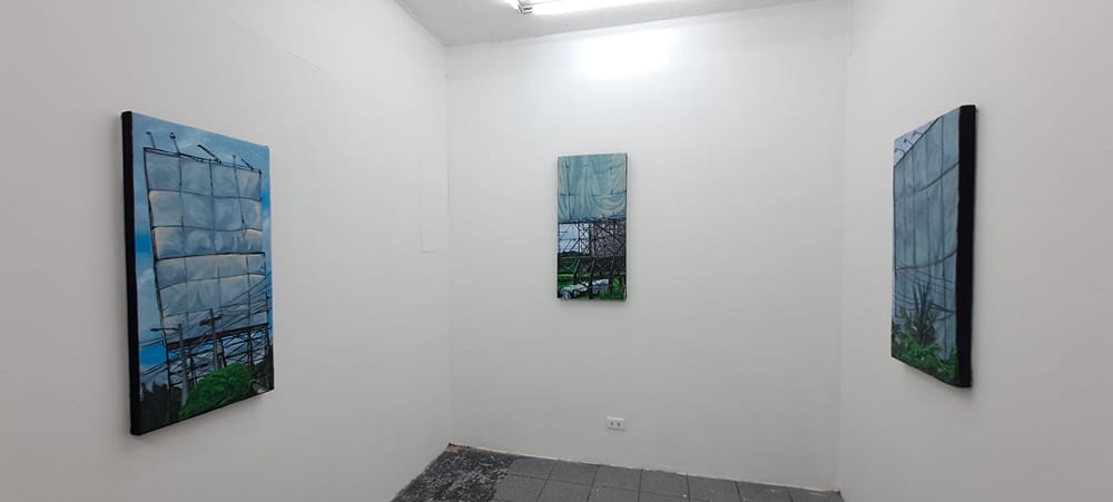 Mark Sanchez’s Landscapes (the view from A Bus), a solo exhibition at No Gallery, offers the perspective of a bus commuter—a fitting take on the Biennale’s bus-specific Ilalim / Ibabaw theme.