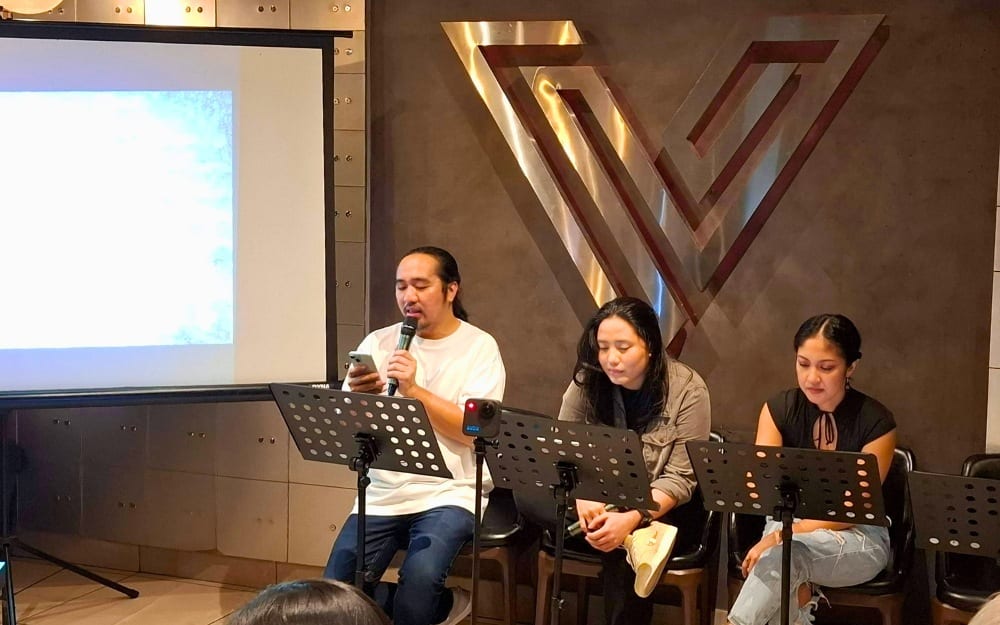 Samalamig Cold Readings volunteer reader
