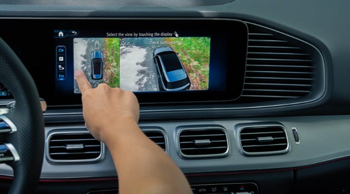 Mercedes-Benz GLE launch infotainment system