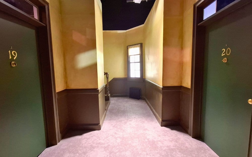 FRIENDS hallway