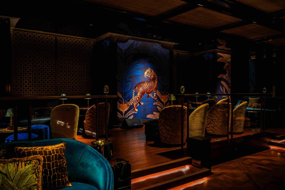 Bar Lounge