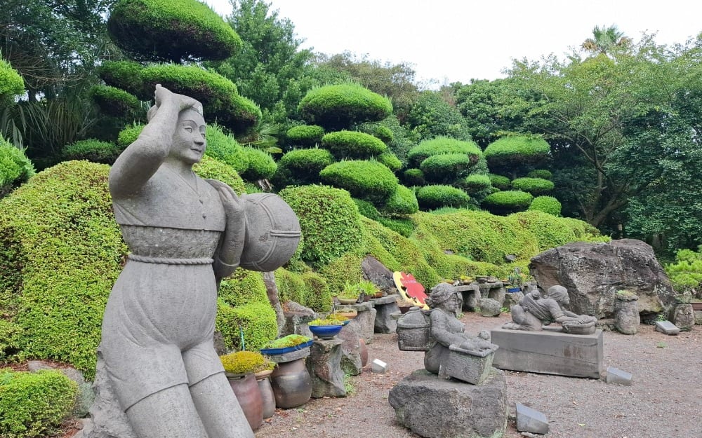 Ichulland Sculptures