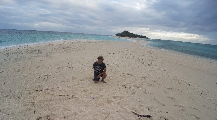 taiwanese traveler justin liu in sibuyan