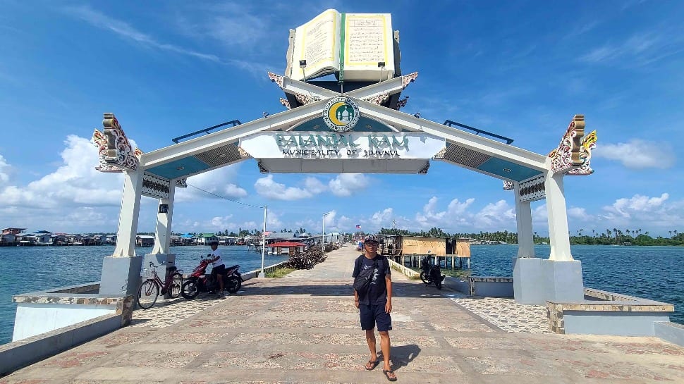 taiwanese traveler justin liu in tawi-tawi